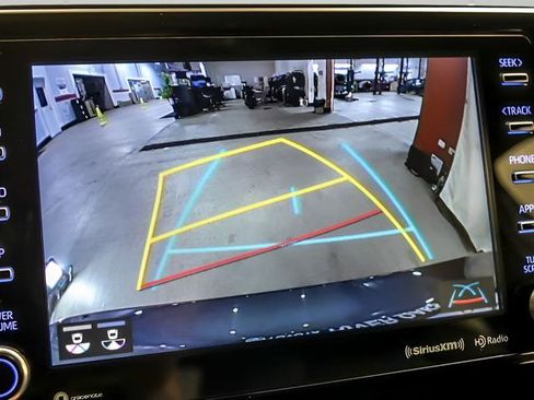 Certified 2022 Toyota Venza XLE image 17