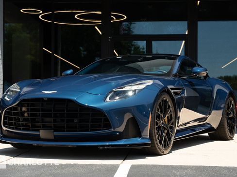 Used 2025 Aston Martin DB12 Coupe RWD image 6