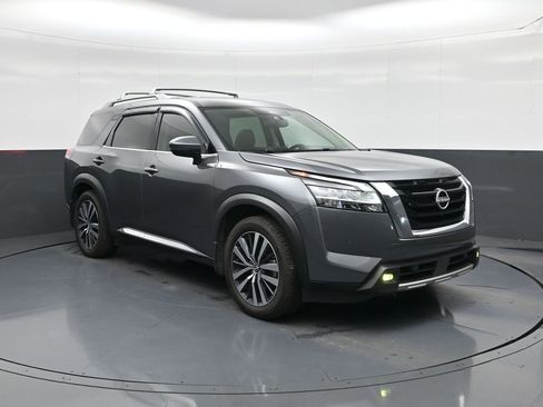 Used 2022 Nissan Pathfinder Platinum w/ Cargo Package FWD image 1