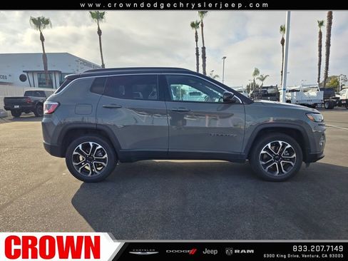 Used 2024 Jeep Compass Limited image 8