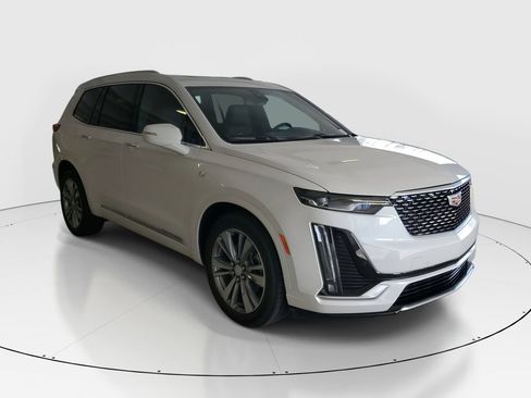 New 2025 Cadillac XT6 Premium Luxury image 2