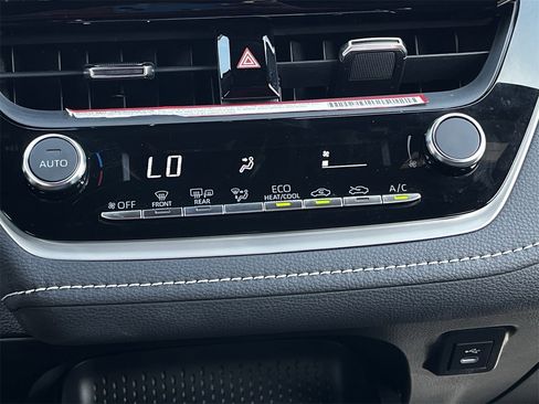 Used 2023 Toyota Corolla SE image 18