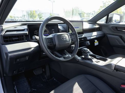 Used 2026 Toyota RAV4 SE AWD/4WD image 10