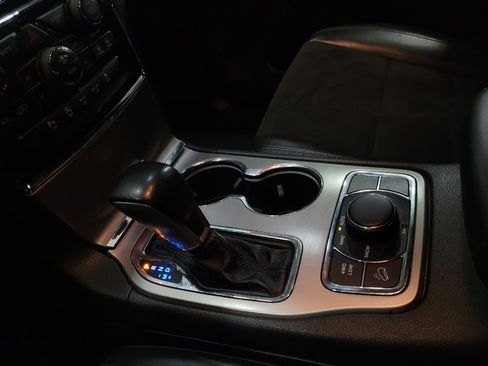Used 2022 Jeep Grand Cherokee Laredo X AWD/4WD image 26
