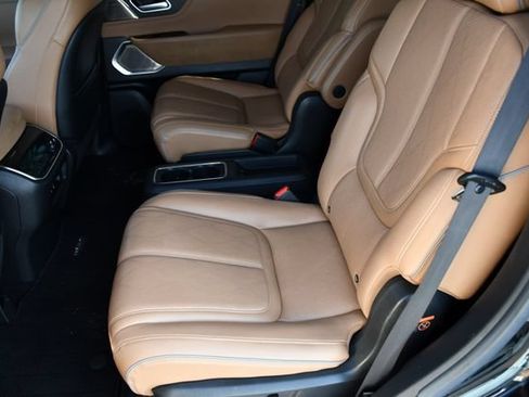Used 2025 INFINITI QX80 Sensory AWD/4WD image 19