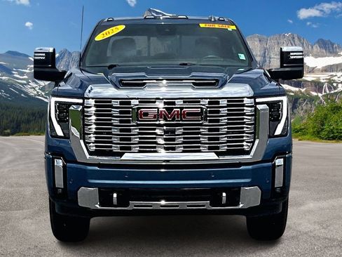 Used 2025 GMC Sierra 3500 Denali w/ Denali Reserve Package AWD/4WD image 3