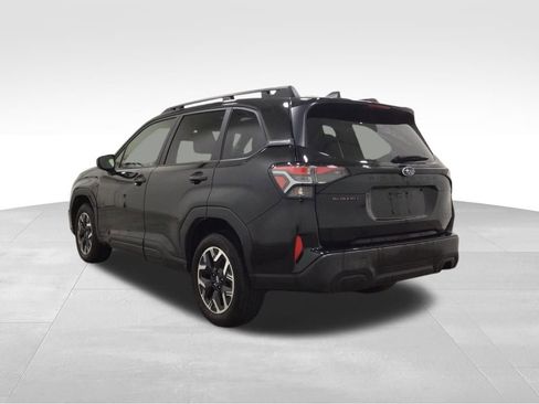 Used 2024 Subaru Ascent Premium w/ Convenience Package AWD/4WD image 3