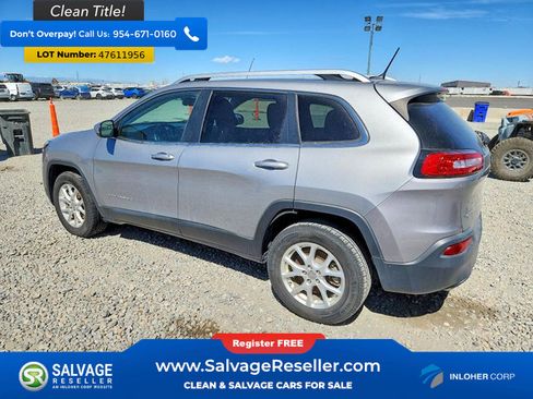 Used 2015 Jeep Cherokee Latitude w/ Cold Weather Group AWD/4WD image 3