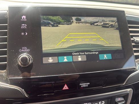 Used 2020 Honda Pilot Touring image 16