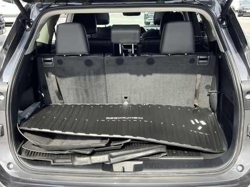 Used 2024 Toyota Highlander XLE image 25
