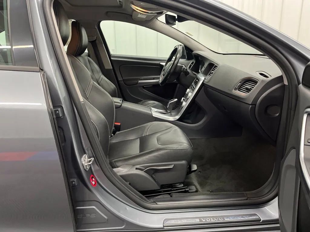 Used 2018 Volvo S60 T5 Dynamic w/ Vision Package AWD/4WD image 10