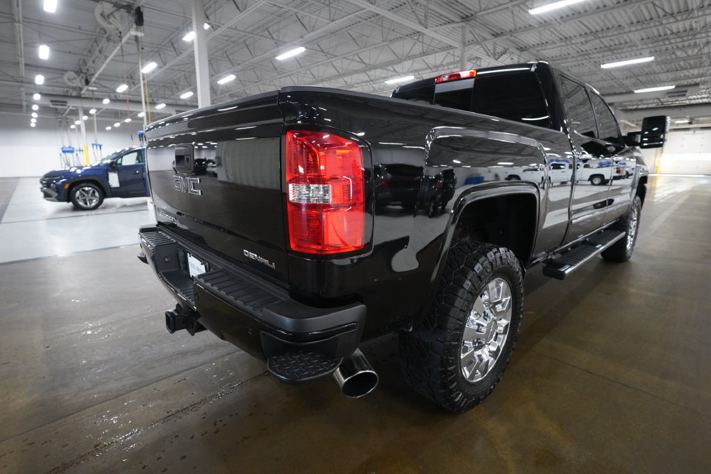Used 2016 GMC Sierra 2500 Denali w/ Driver Alert Package AWD/4WD image 14