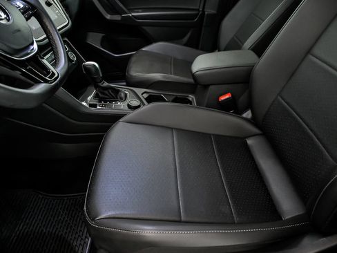 Certified 2020 Volkswagen Tiguan SE AWD/4WD image 11