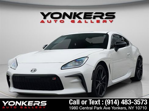 Used 2023 Toyota GR86 Premium image 1