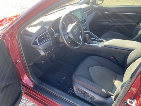 Used 2021 Toyota Camry LE image 7