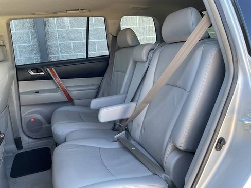 Used 2008 Toyota Highlander Limited AWD/4WD image 30