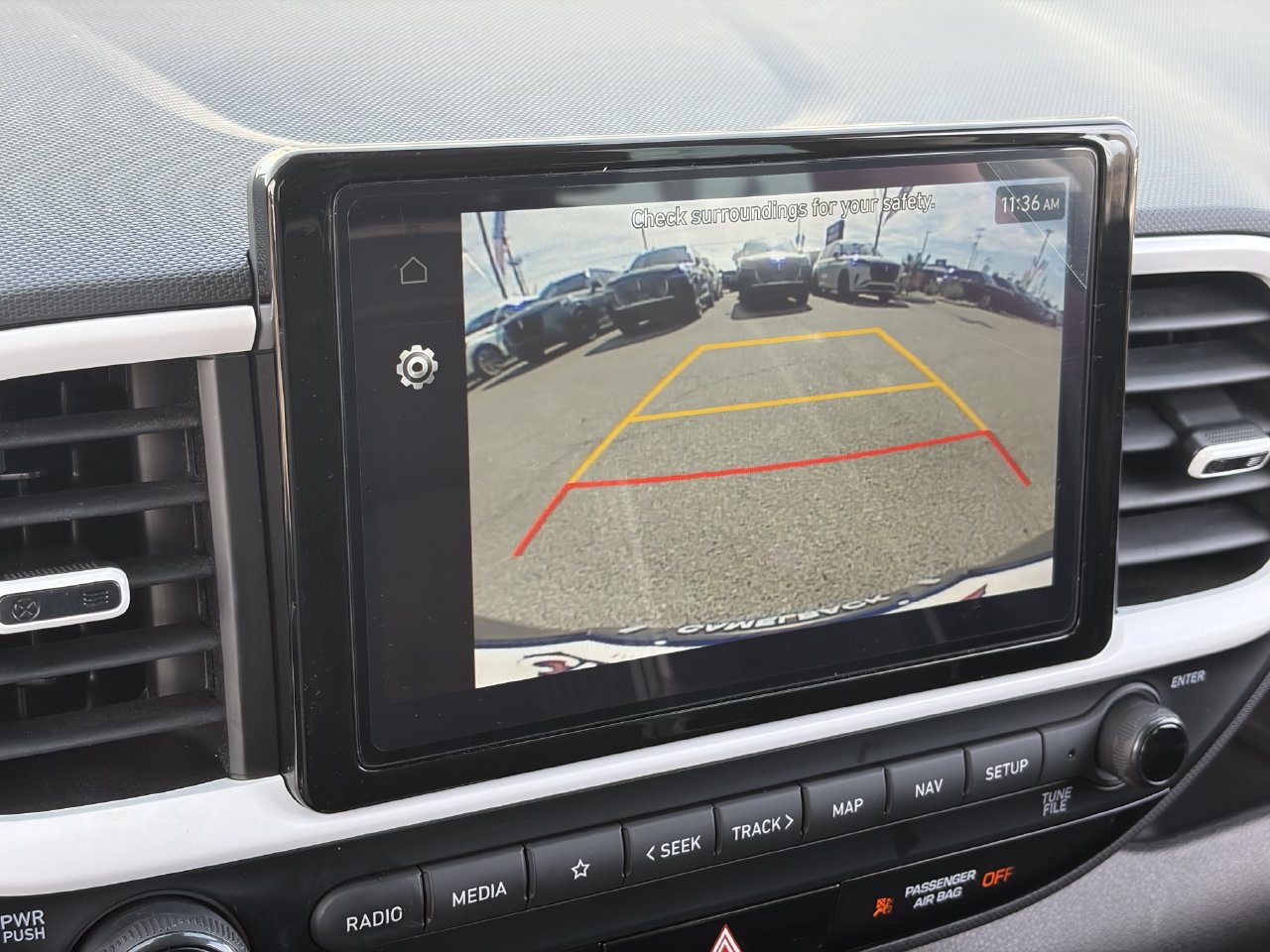 Used 2025 Hyundai Venue Limited FWD image 34