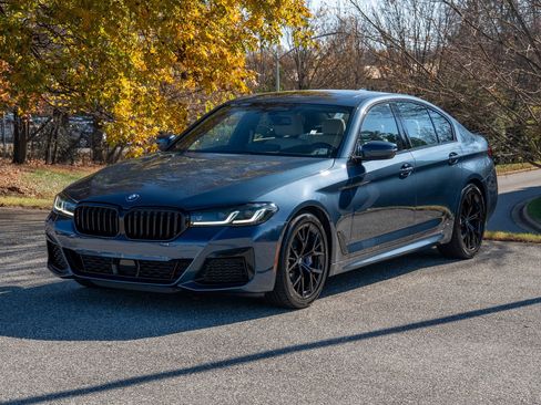 Used 2023 BMW 530i xDrive 530i xDrive w/ Executive Package image 5