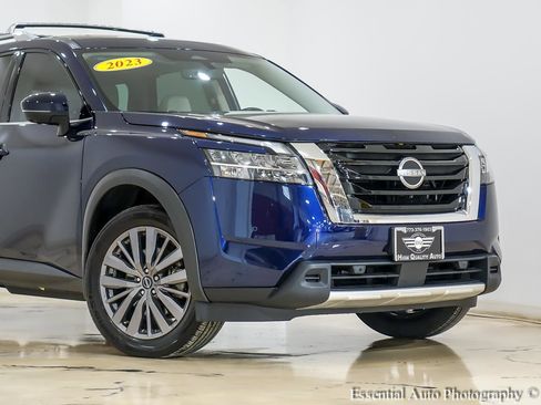 Used 2023 Nissan Pathfinder SL w/ SL Premium Package AWD/4WD image 2