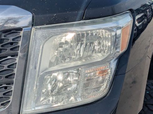 Used 2016 Nissan Titan SV image 12