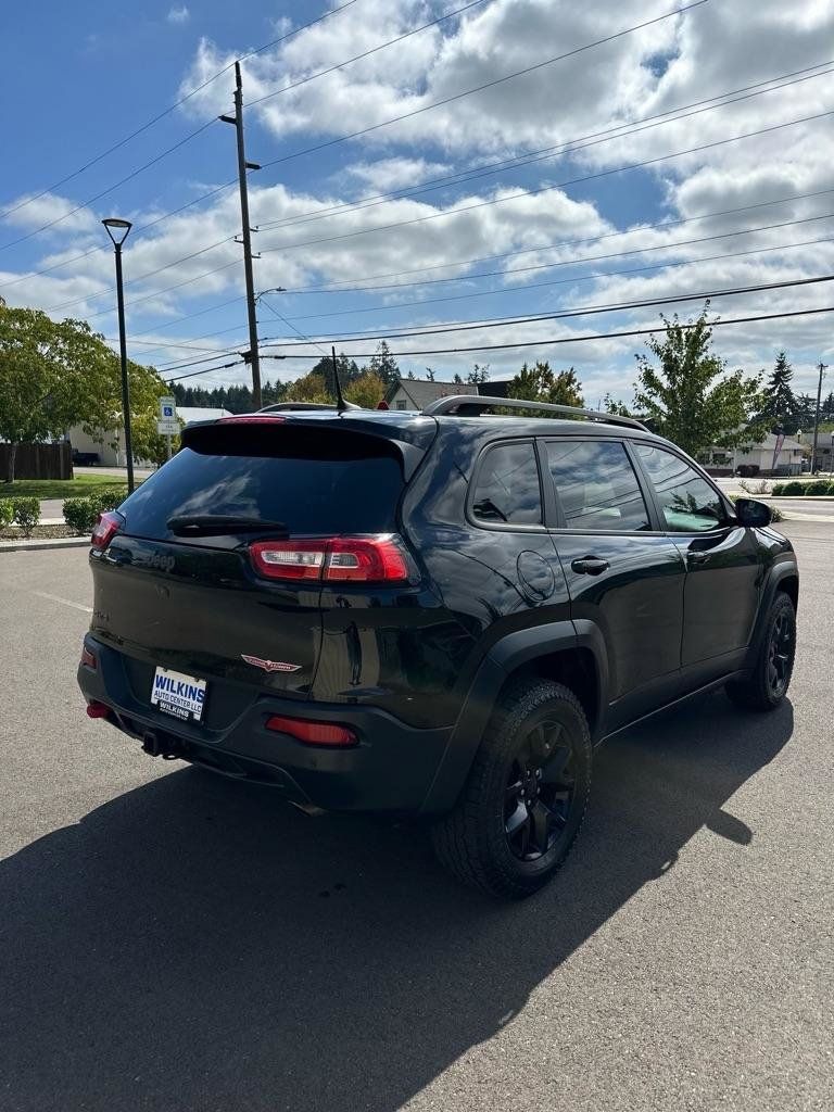 Used 2017 Jeep Cherokee Trailhawk w/ Comfort & Convenience Group AWD/4WD image 5