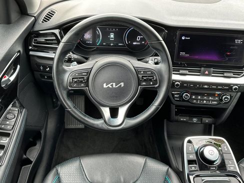Used 2022 Kia Niro EX Premium image 15