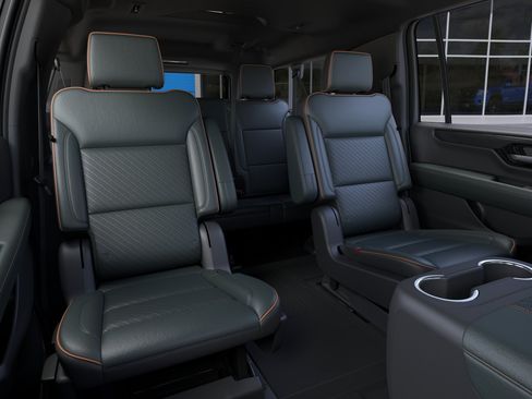 New 2026 GMC Yukon XL AT4 w/ AT4 Premium Plus Package AWD/4WD image 18