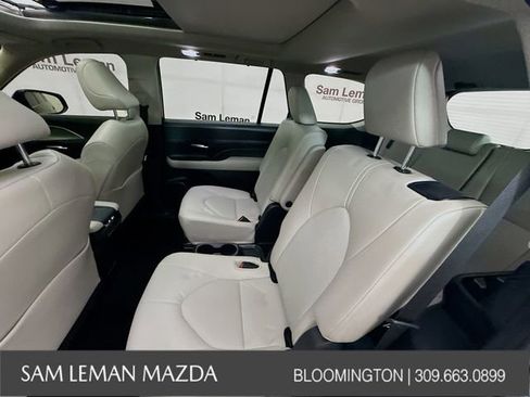 Used 2024 Toyota Grand Highlander XLE image 25