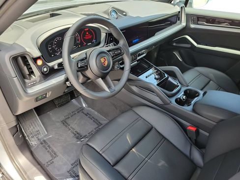 New 2026 Porsche Cayenne Coupe AWD/4WD image 4