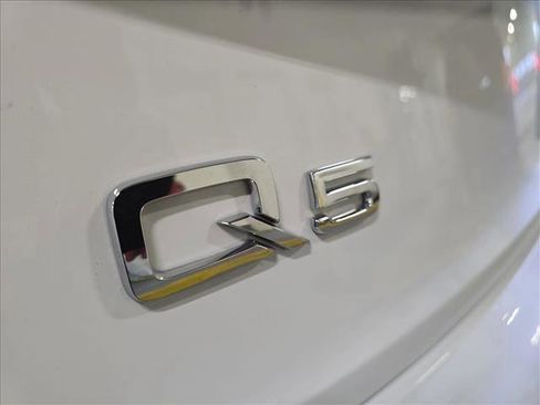 Used 2025 Audi Q5 2.0T Premium image 12