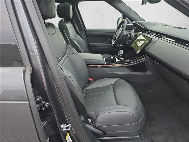 New 2026 Land Rover Range Rover Sport Dynamic SE AWD/4WD image 10