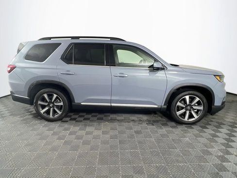 Used 2024 Honda Pilot Touring image 7
