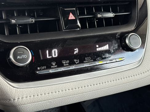 Certified 2024 Toyota Corolla SE FWD image 20