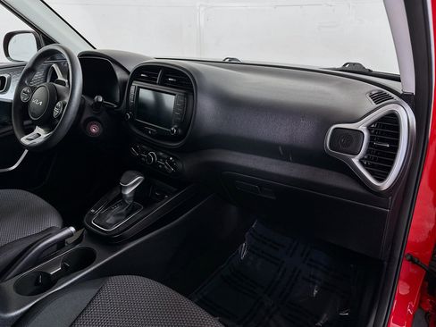 Certified 2023 Kia Soul LX w/ LX Technology Package image 26