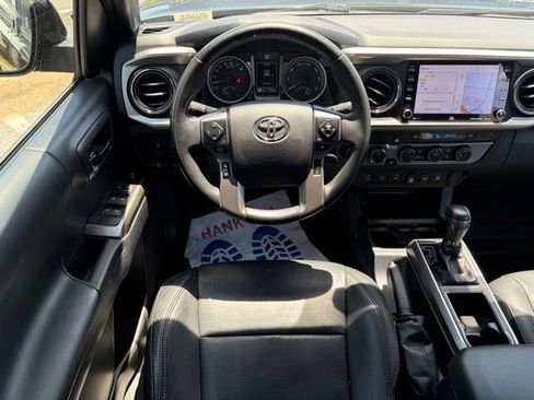 Used 2022 Toyota Tacoma Limited AWD/4WD image 37