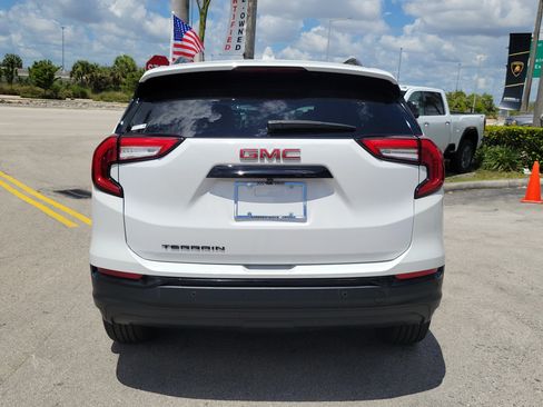 Used 2023 GMC Terrain SLE w/ Driver Convenience Package FWD image 6