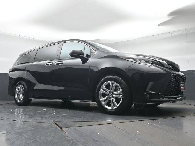 Certified 2023 Toyota Sienna XSE w/ XSE Plus Package AWD/4WD image 37