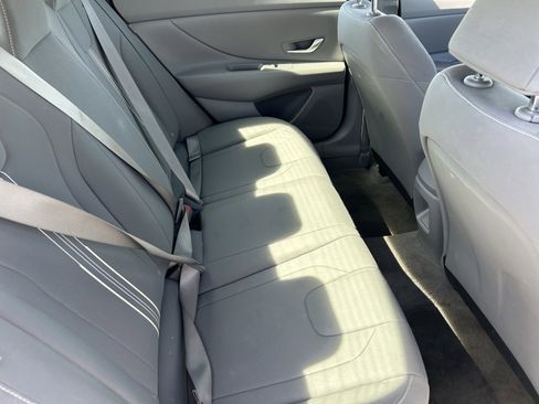 Used 2024 Hyundai Elantra SEL image 13