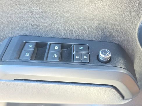Used 2018 Toyota Tacoma SR w/ SR Convenience Package RWD image 18