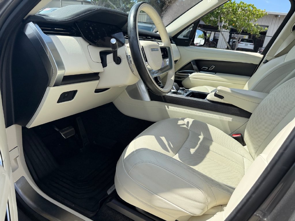 Used 2023 Land Rover Range Rover SE AWD/4WD image 11