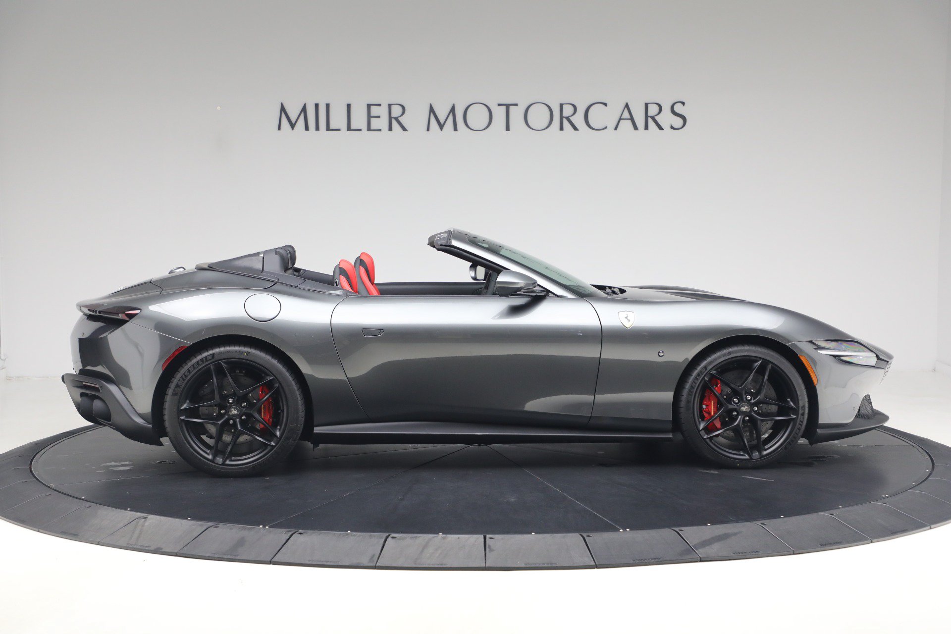 Certified 2026 Ferrari Roma Spider RWD image 9