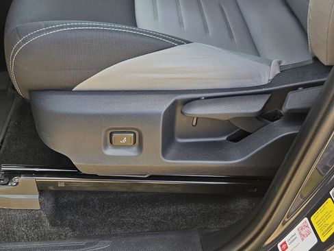 Used 2024 Toyota Tacoma TRD Off-Road AWD/4WD image 12