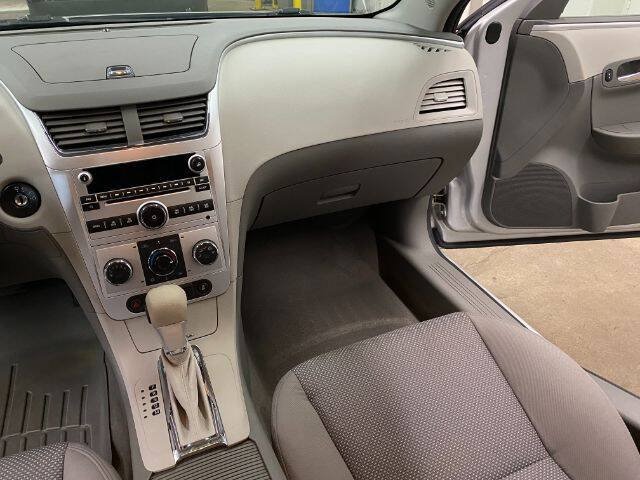Used 2012 Chevrolet Malibu LS w/ LS Uplevel Package FWD image 18