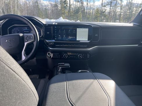 Used 2024 Chevrolet Silverado 1500 RST w/ Z71 Off-Road Package image 18