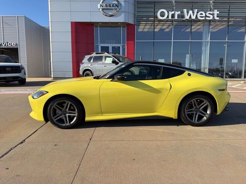 Used 2024 Nissan Z Sport w/ Floor Mat Package RWD image 2