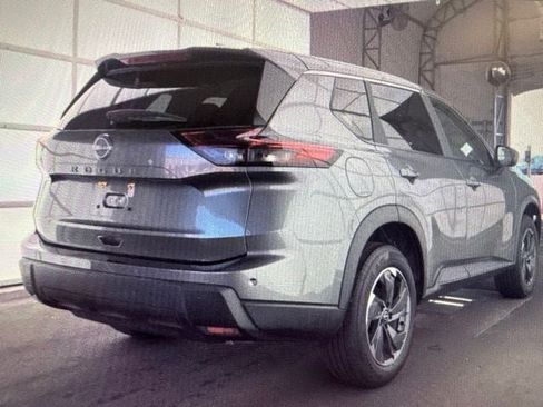 Certified 2025 Nissan Rogue SV FWD image 7