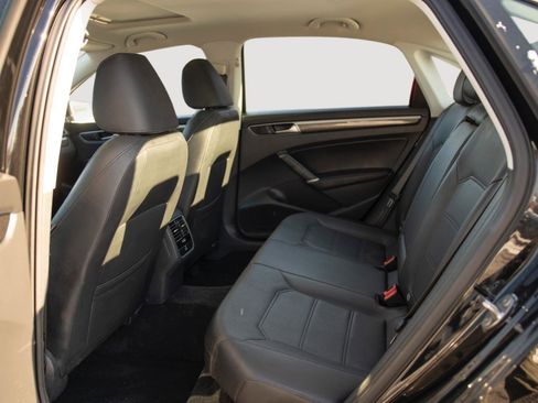 Used 2016 Volkswagen Passat 1.8T SE image 14