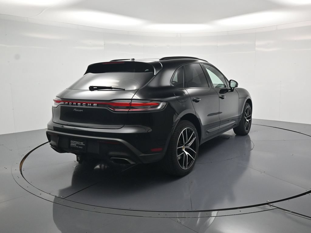 Certified 2025 Porsche Macan AWD/4WD image 40