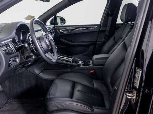 Certified 2023 Porsche Macan S AWD/4WD image 5