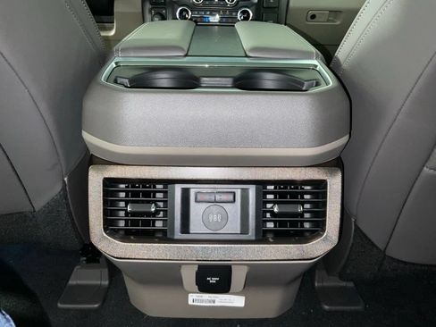 New 2026 Ford F250 Platinum w/ Platinum Plus Package AWD/4WD image 18